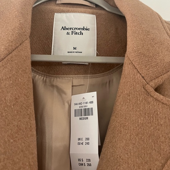 Abercrombie & Fitch dad coat in camel. NWT - Picture 2 of 7